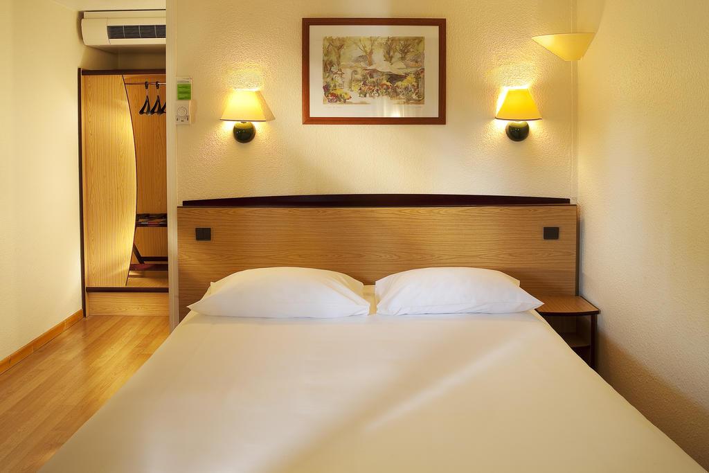Campanile Prime - Nimes Centre Hotel Luaran gambar
